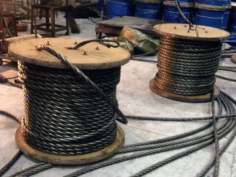 Cast wire rope rigging