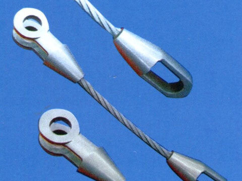 Cast wire rope rigging